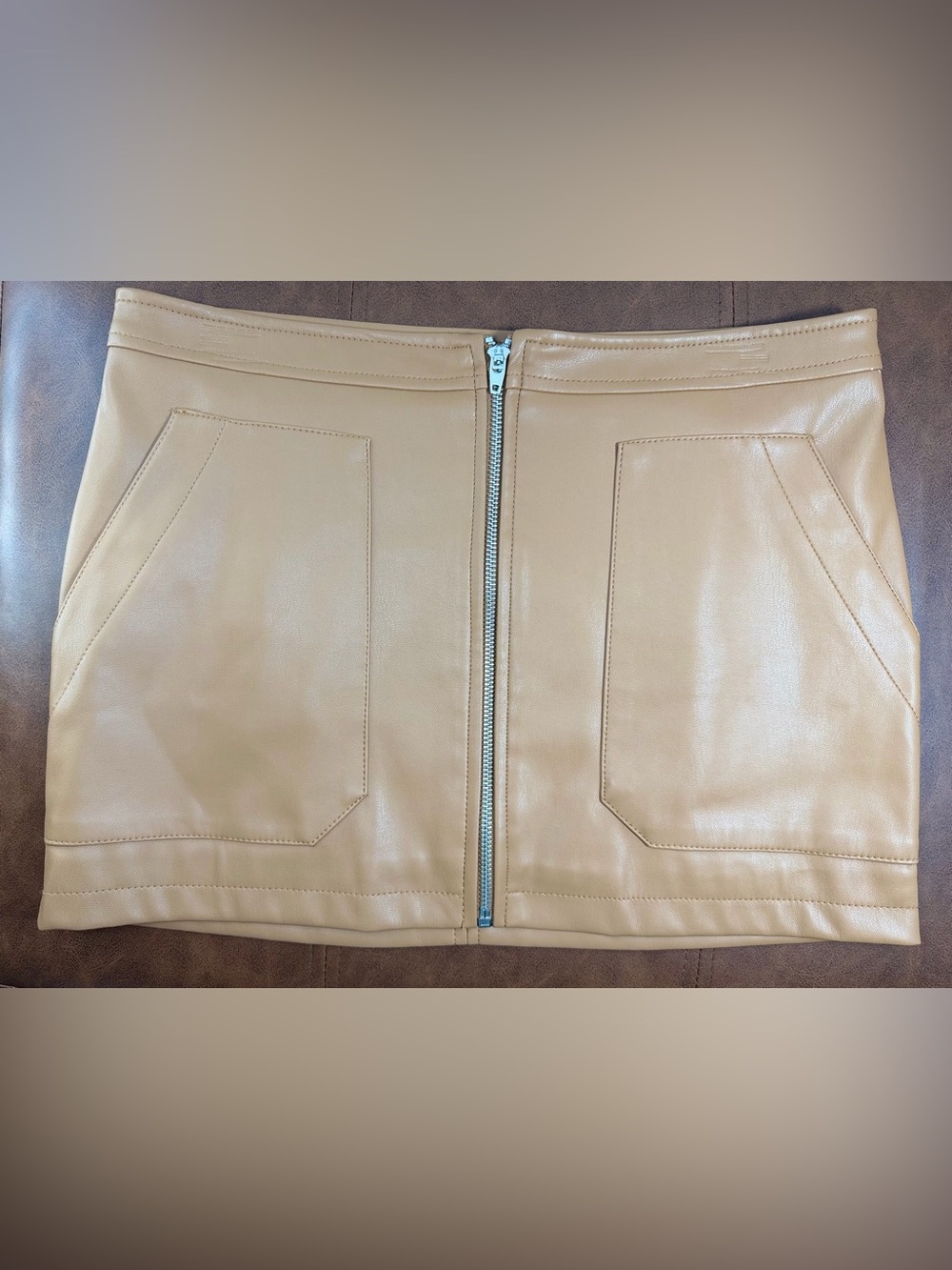 Free People Women’s Faux Leather Mini Skirt Size 4 Tan Front Zip Pocket Detail